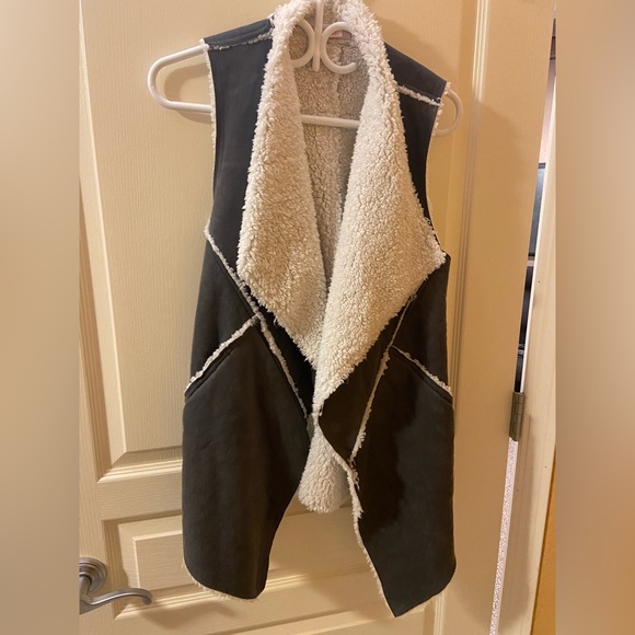 LuLaRoe Marlow Vest - Picture 2 of 2